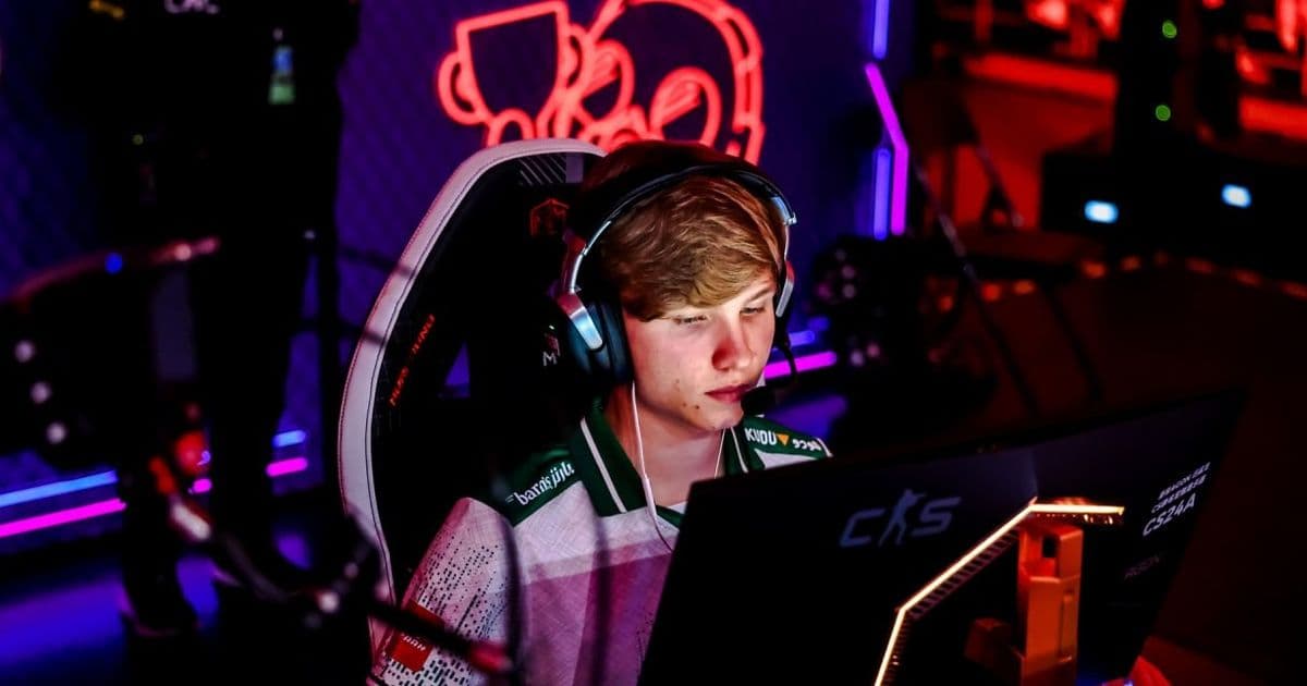 M0NESY выскащаося после выхода Falcons в плей-офф IEM Cologne Major 2026