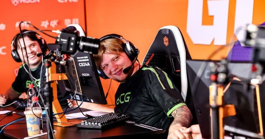 S1mple обвинил ohnePixel в вождении без прав в Forza Horizon 6 — стример не справился с управлением