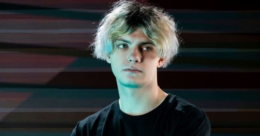 Игрок из топа FACEIT призвал забанить deko за токсичность — стример обогнал его в европейском ладдере