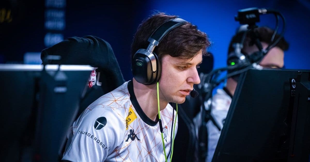 Degster поздравил Virtus.pro с победой дебютного состава
