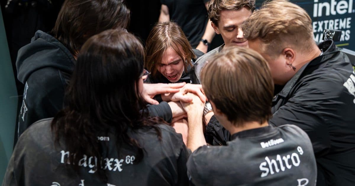 Разработчики CS2 поставили Spirit в шапку профиля в X после клатча magixx