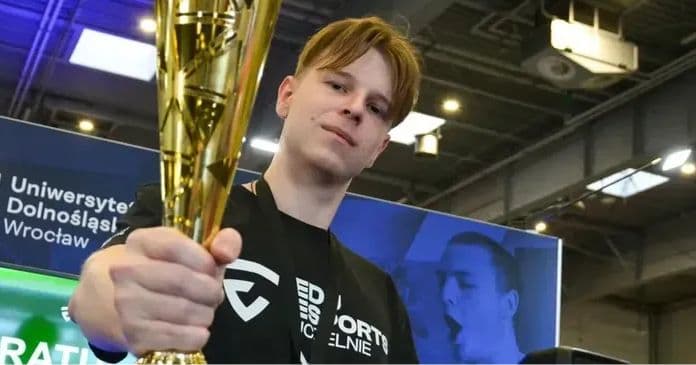 Игрок CYBERSHOKE предоставил доказательства использования читов составом DragonClaw