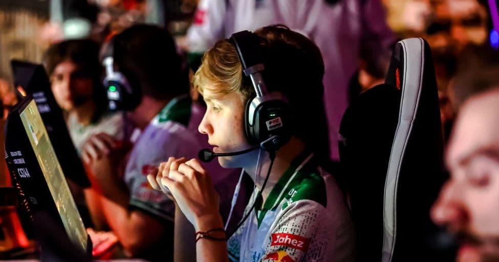 M0NESY обнаружил дома шарик в форме двойки после поражения в финале CS Asia Championships 2026