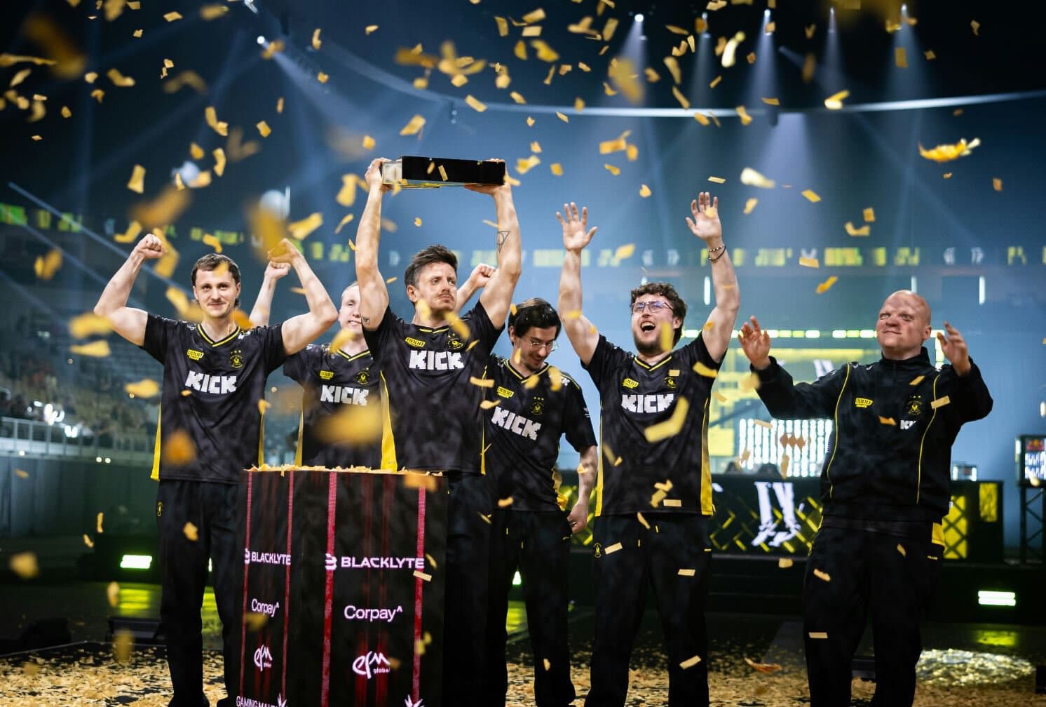 812 325 зрителей следили в пике за гранд-финалом BLAST Rivals по CS 2