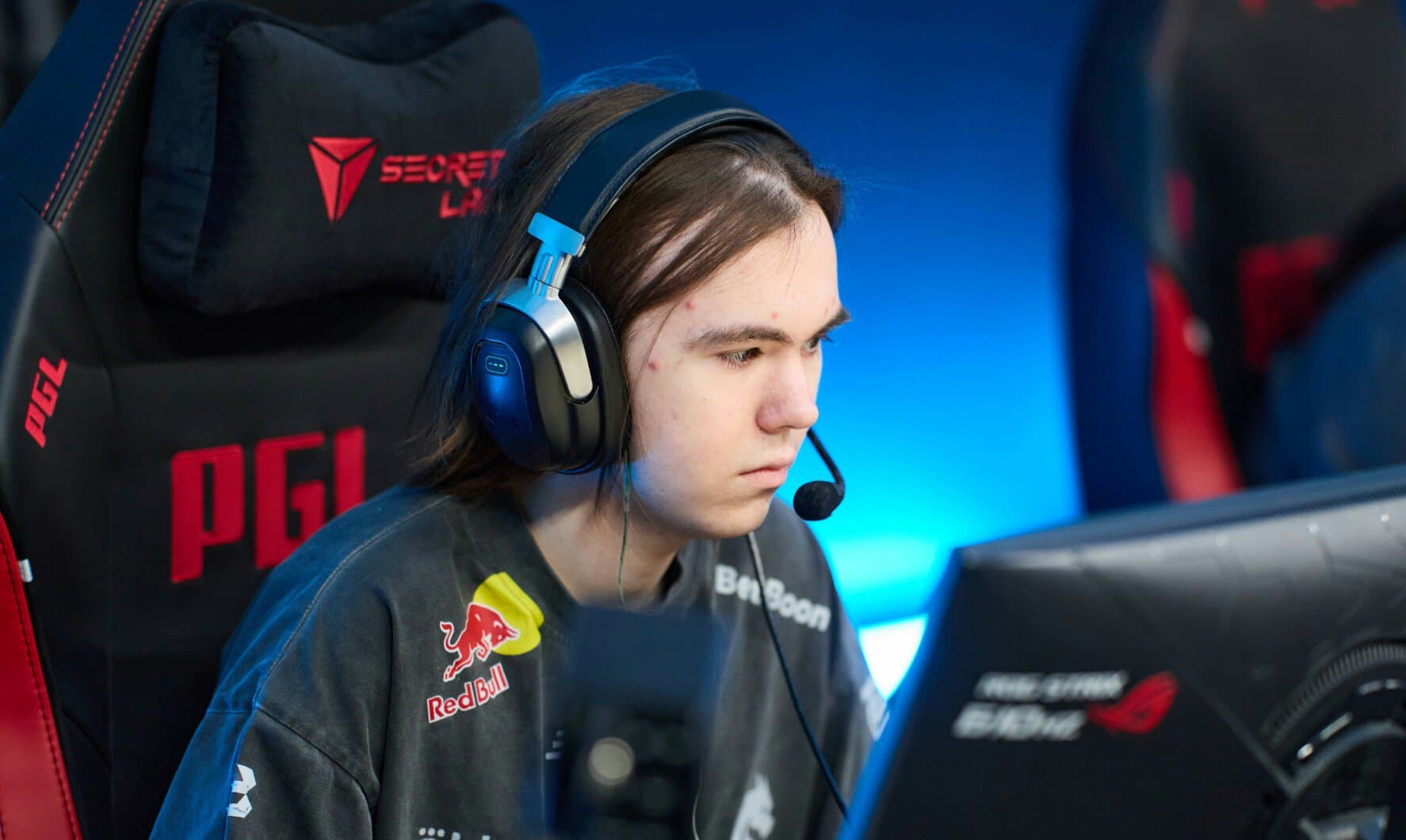 Donk не оставил шансов The Huns в дебютном матче на PGL Astana. Счет рифлера – 37-14